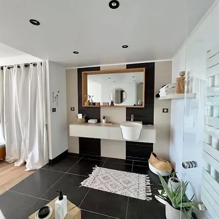 Maison D'artiste Vue & Jacuzzi * Vallauris